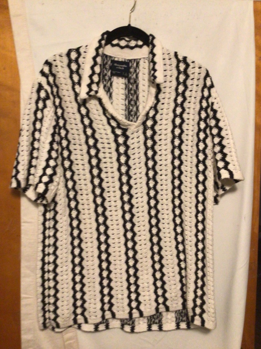 Abercrombie & Fitch crocheted loose fitting  polo style top SZ L